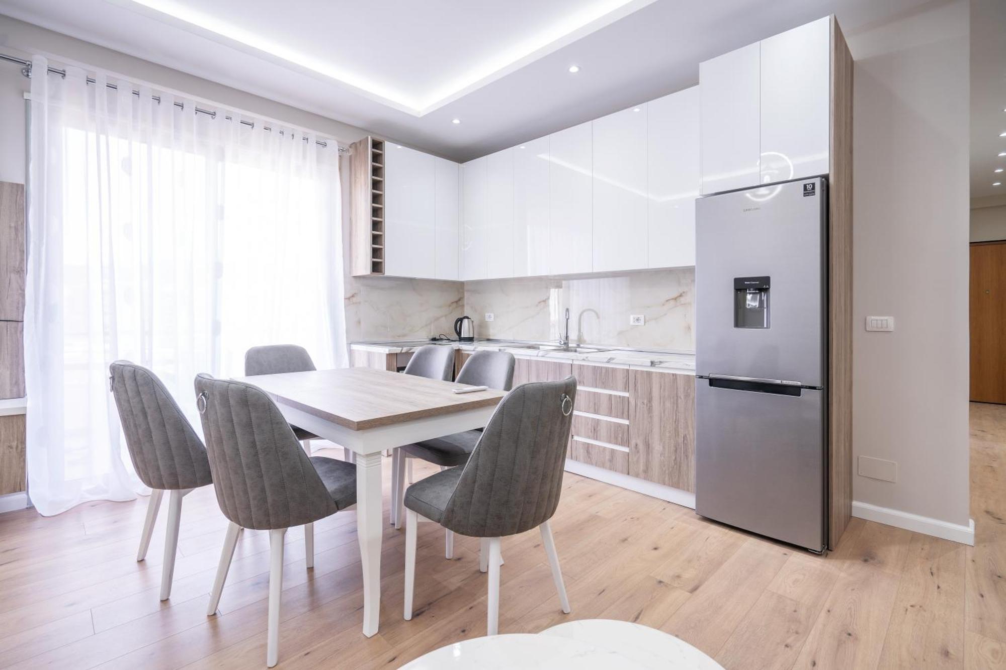 Daire Renovated Close To Town Center And The *